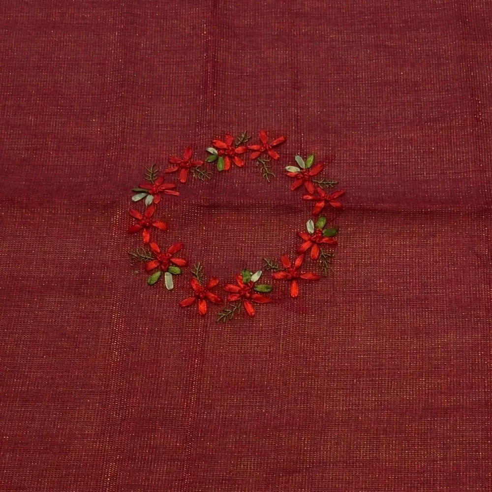 Red Christmas Tablecloth Ribbon Embroidery Mistletoe Poinsettia 53x69 Metallic